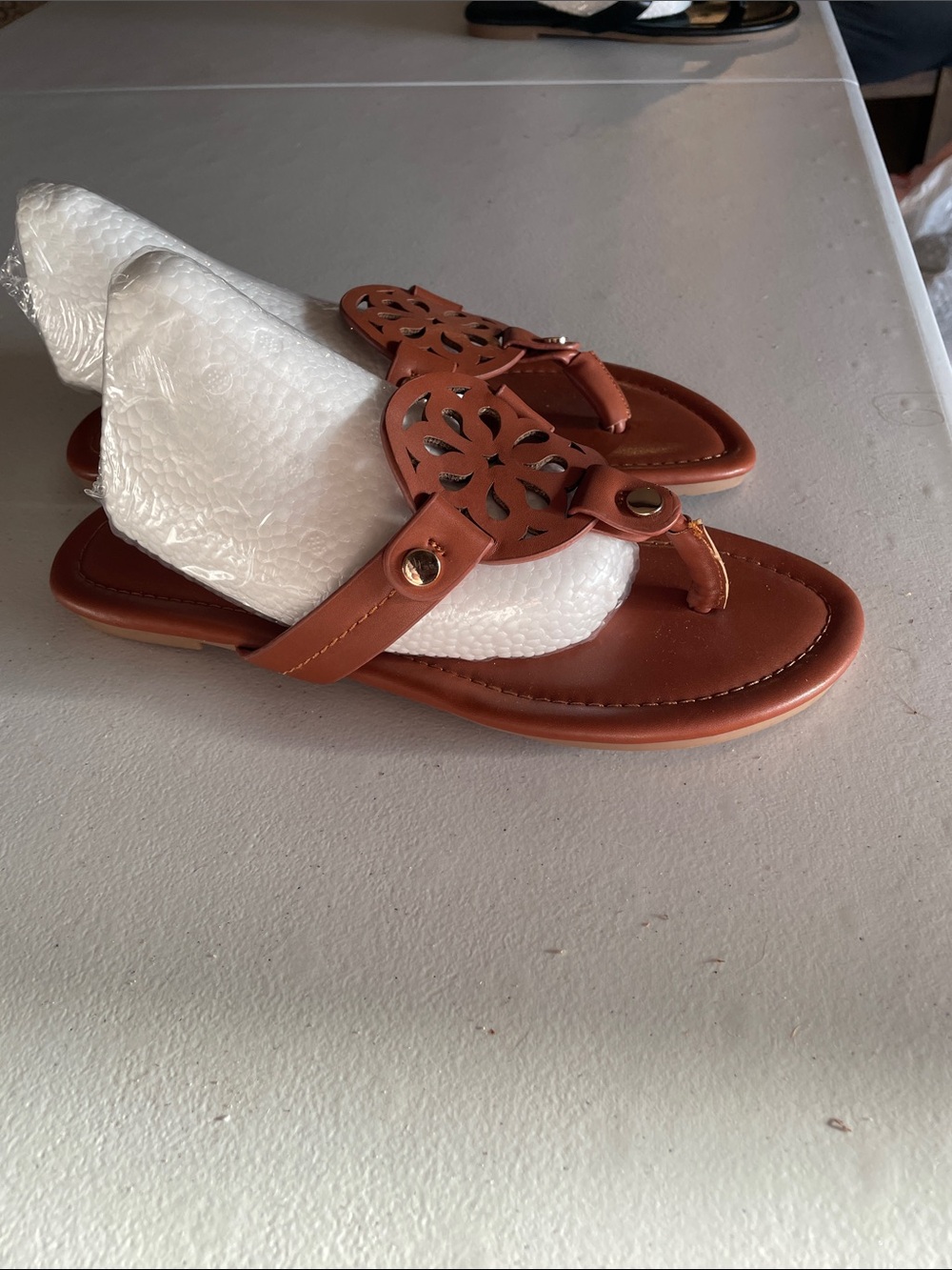 Source Unknown leather brown Cutout Thong Sandals with Gold Accents